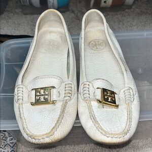 Tory Burch Cream Leather Loafers with Gold Accent